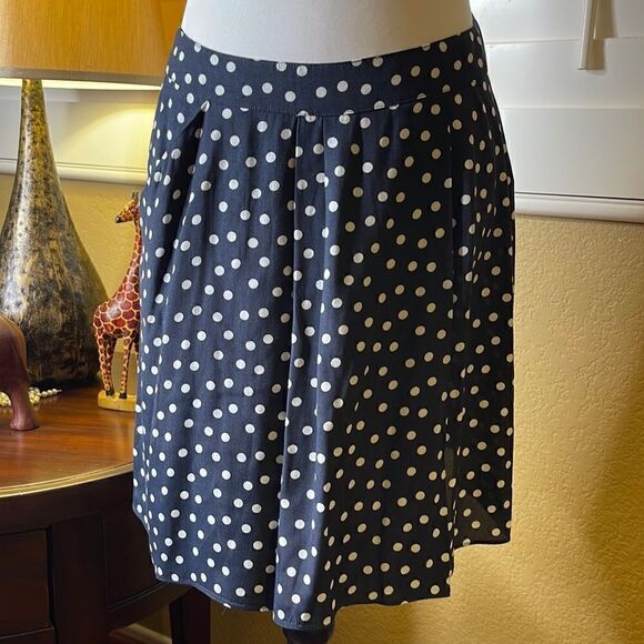 𝅺Cabi Polka Dot Mini Davis Skirt Navy Blue / White Size 4 - Picture 1 of 8